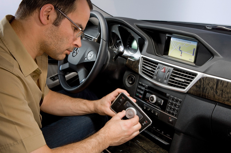 Illustration for article titled 2010 Mercedes E-Class: Mega Gallery